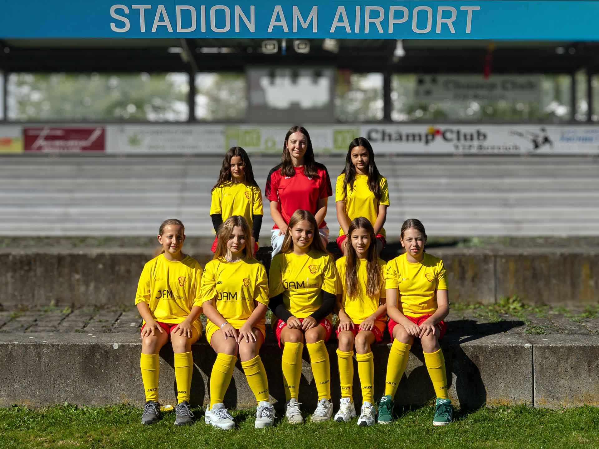 U15