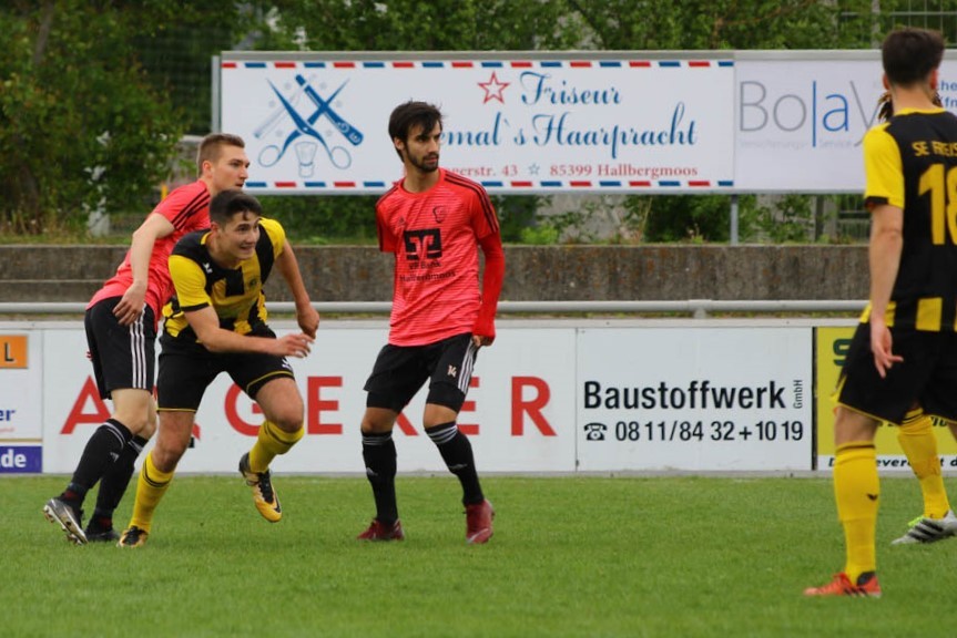 Vfb Hallbergmoos Goldach E V Blog Erste Gewinnt Im Derby Mit 2 1 Gegen Freising Lex Und Held Verabschiedet