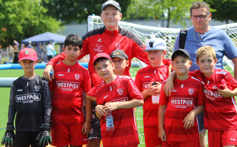 120 Nachwuchskickerteams zu Gast beim VfB Hallbergmoos