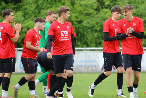 Zweite gewinnt mit 2:0 in Neufahrn